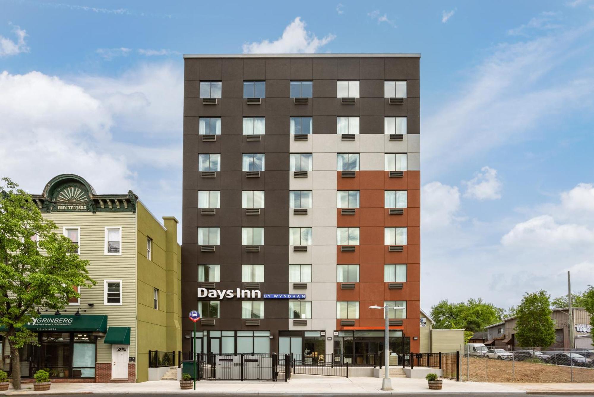 Days Inn By Wyndham Staten Island New York Dış mekan fotoğraf