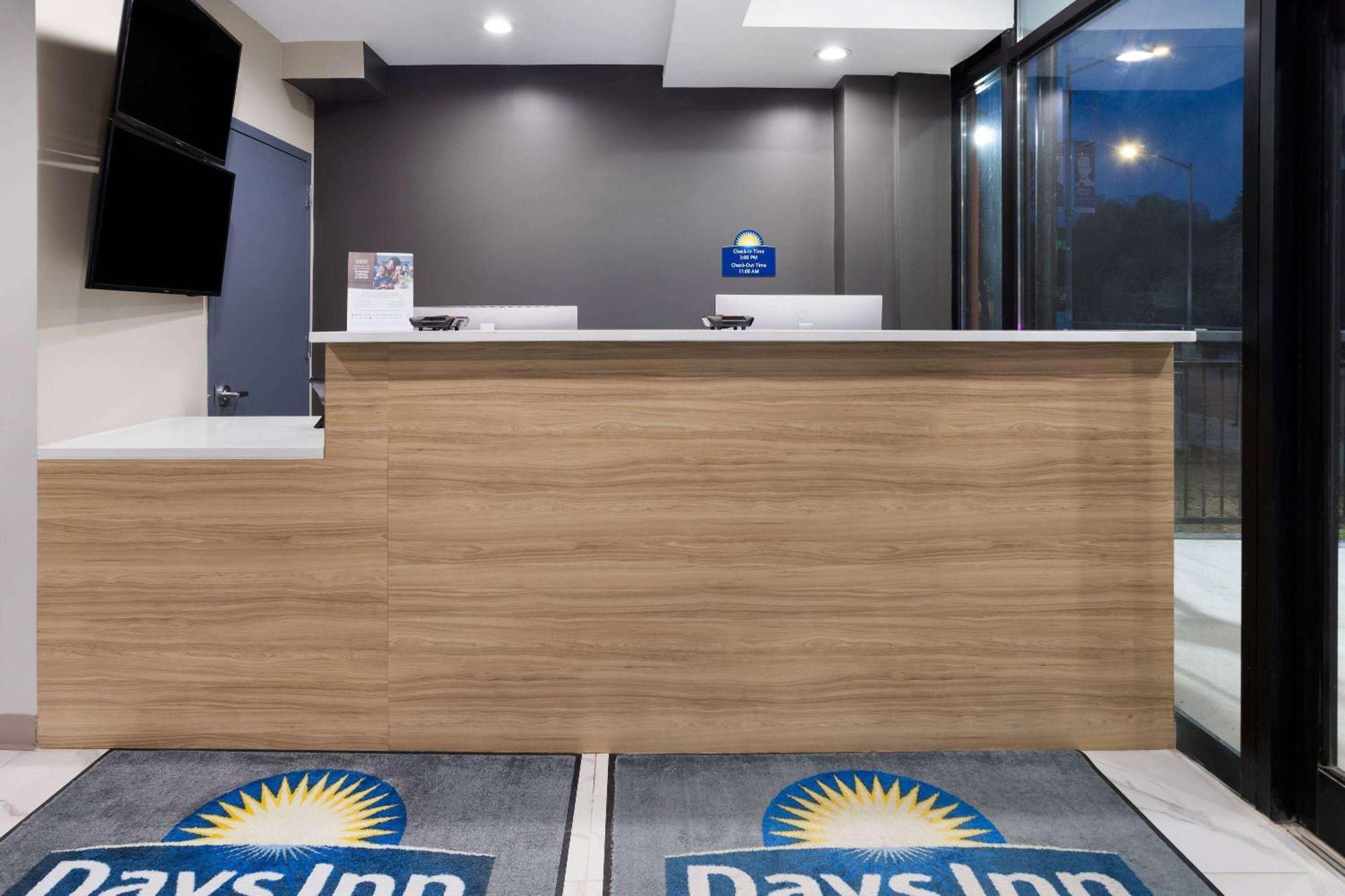 Days Inn By Wyndham Staten Island New York Dış mekan fotoğraf